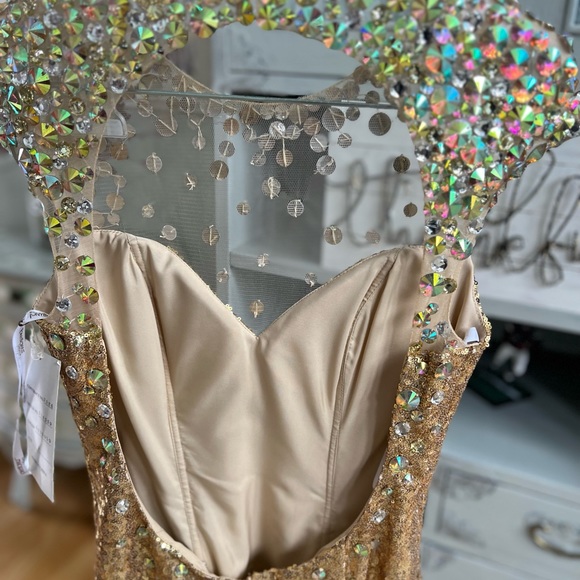 New Gala golden sparkly dress, size 8 - Picture 8 of 14